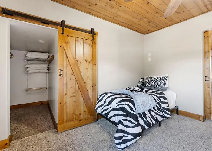Villa Zebra Ranch 16-guest Compound Mtn Vuspapkl Bal *